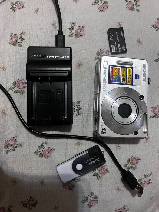 Цифровая камера Sony cyber-shot