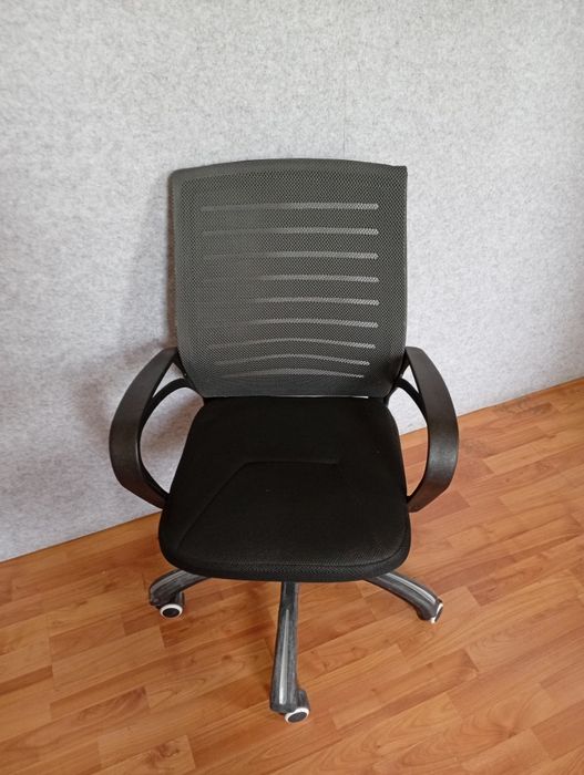 Офисная мебель в отличном состоянии