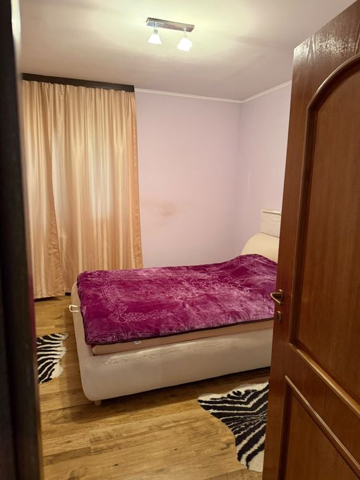 Casa cu teren 1000mp