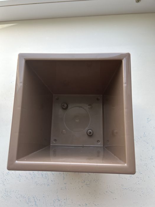 Продам горшок для цветов