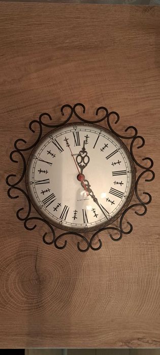 Стенен часовник Gorenie
