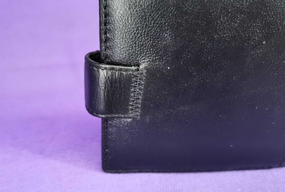 Продавам нов Gucci портфейл от черна естествена кожа