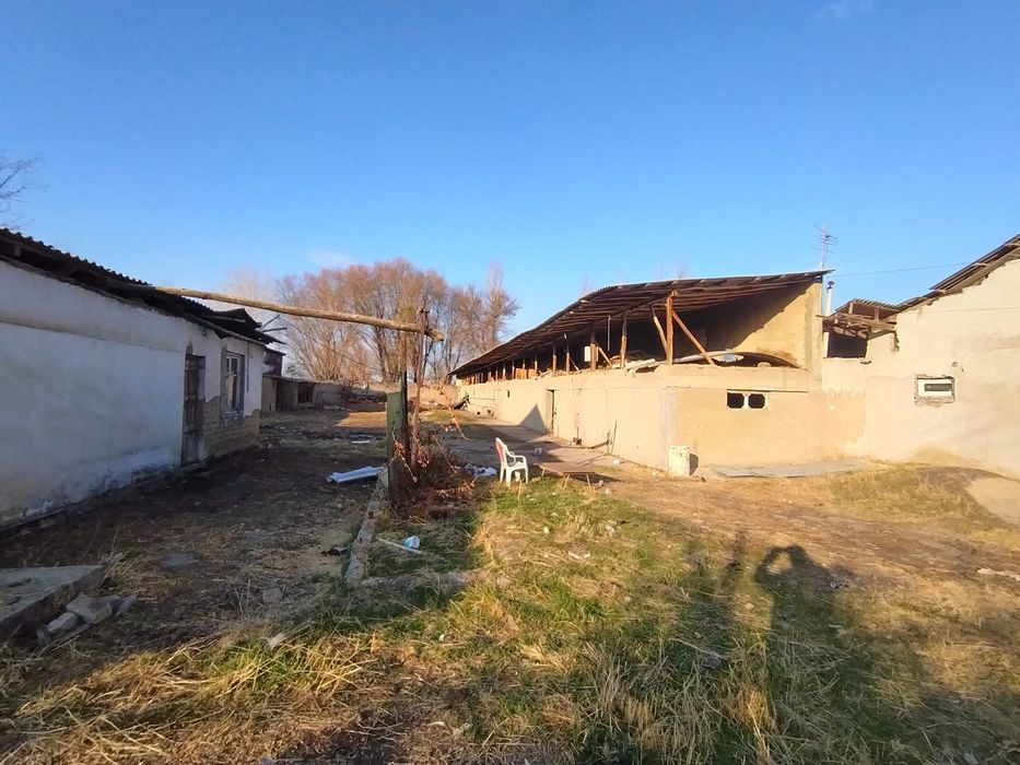 Участка сотилади 16 сотх рохат пост тарафда