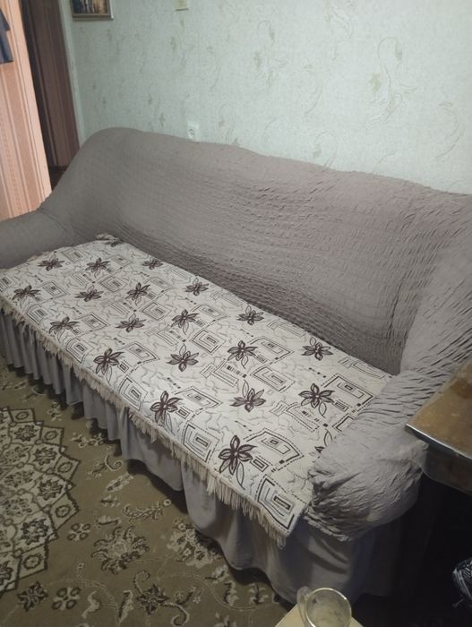 Отдам 2 кресла и диван б/у  самовывоз