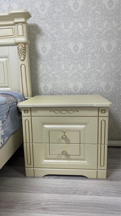 Продается спальный гарнитур в отличном сосотянии