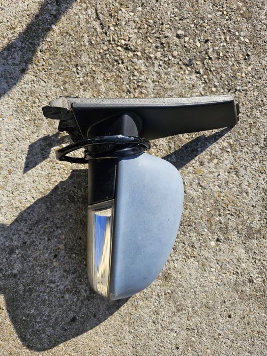 Vând oglinzi stanga dreapta rabatabile electric pentru  vw golf 5 plus