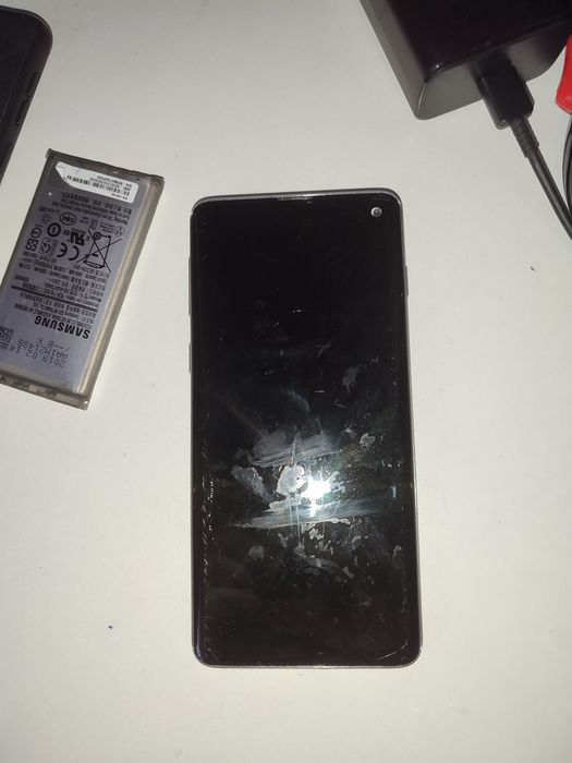 samsung galaxy s10 Телефон упал в воду.