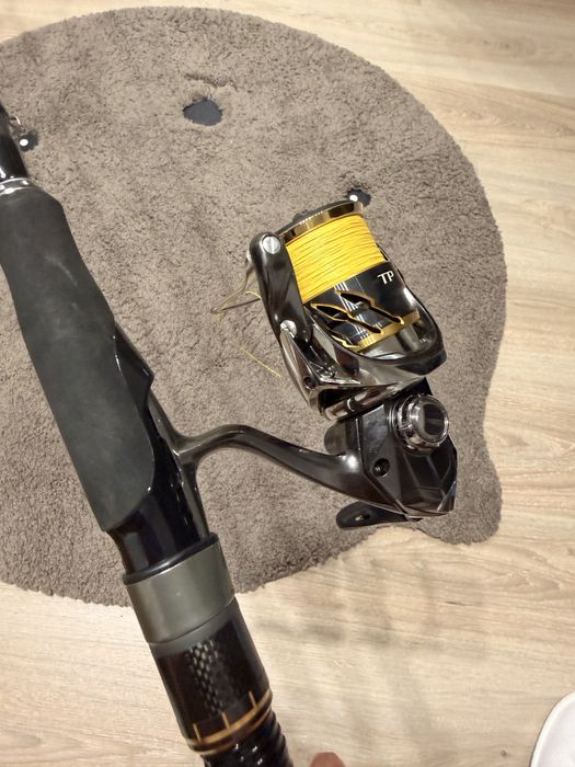 Mulineta Shimano Twin Power C3000
