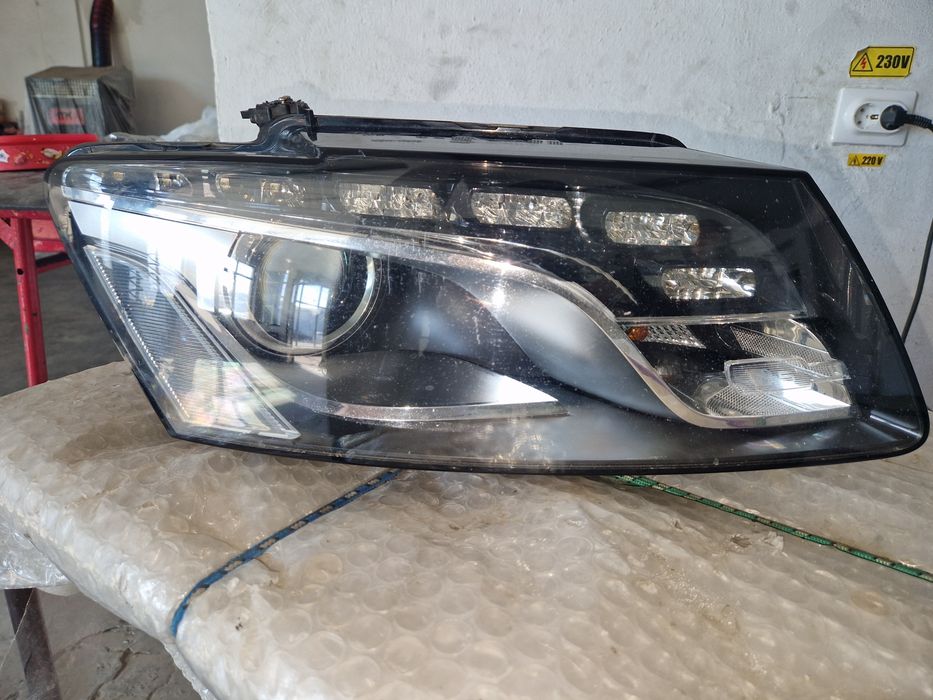 Vând faruri  Audi, Dacia, Volkswagen.
