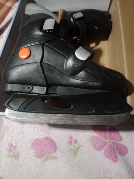 Продаю коньки детские