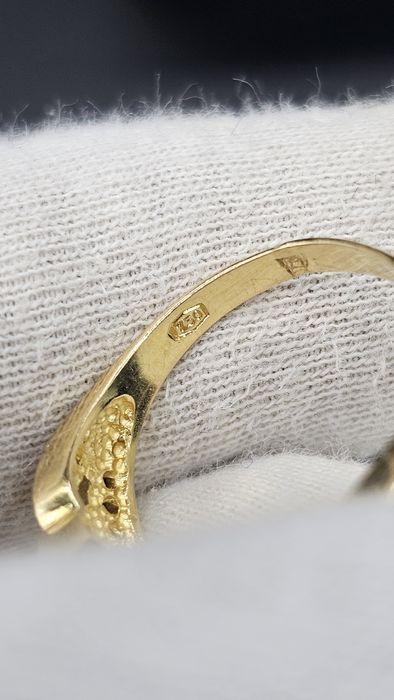 Луксозен пръстен 18K (750) с естествени диаманти | 5.44 гр | Infinity Weave Design