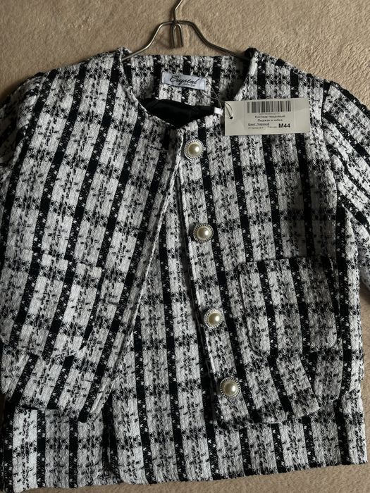 Продам твидовый костюм