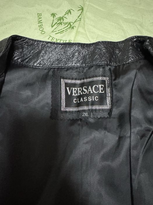 жилетка кожаная versace