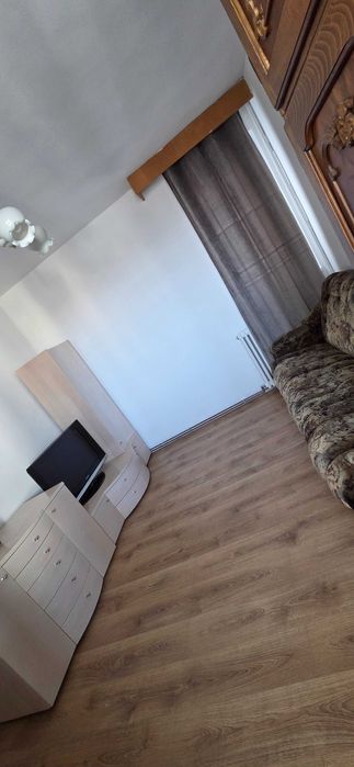 Inchiriez apartament 3 camere