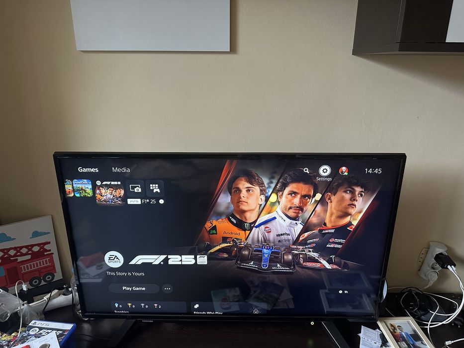 PS5 диск едишън + 3 джойстика + 7 игри