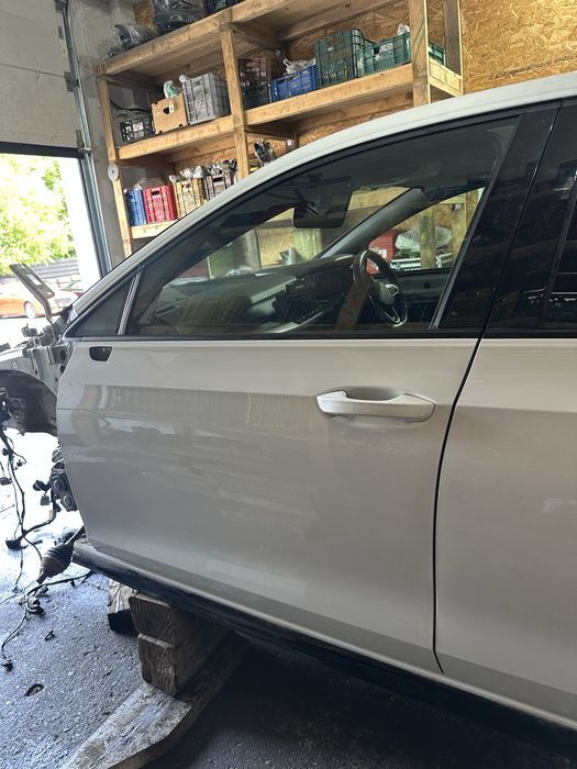 Usi stanga / Portiere stanga VW Golf 8 Hatchback