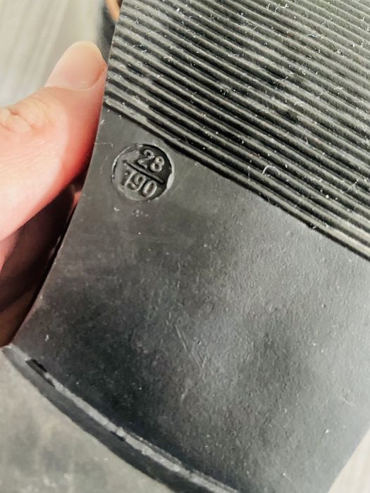 Продам туфли на мальчика