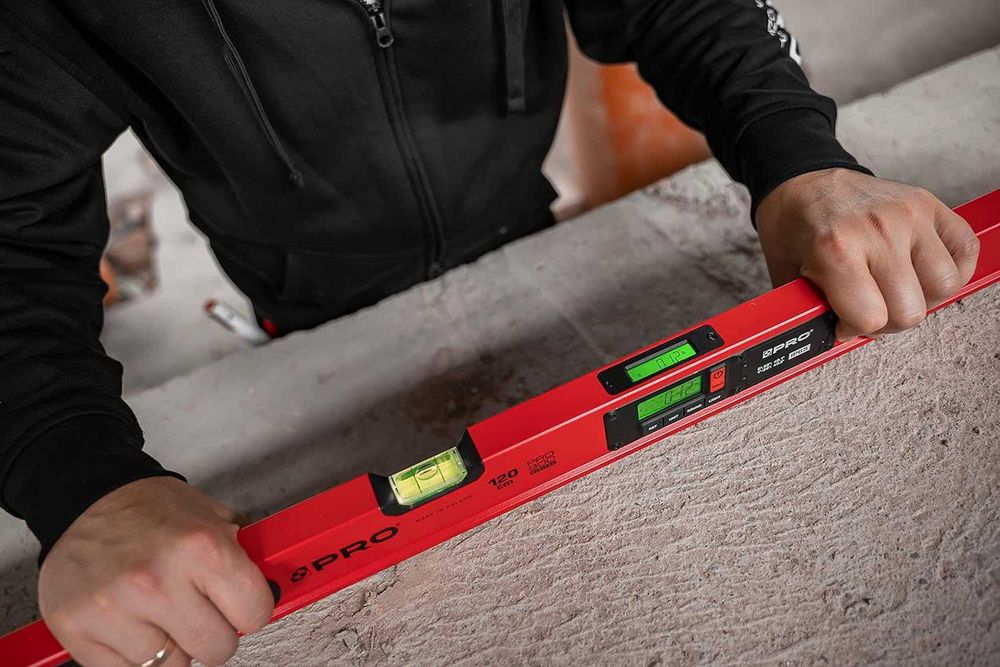 Електронен нивелир PRO-E2060 памет до 19 резултата,2 LCD дисплея 60