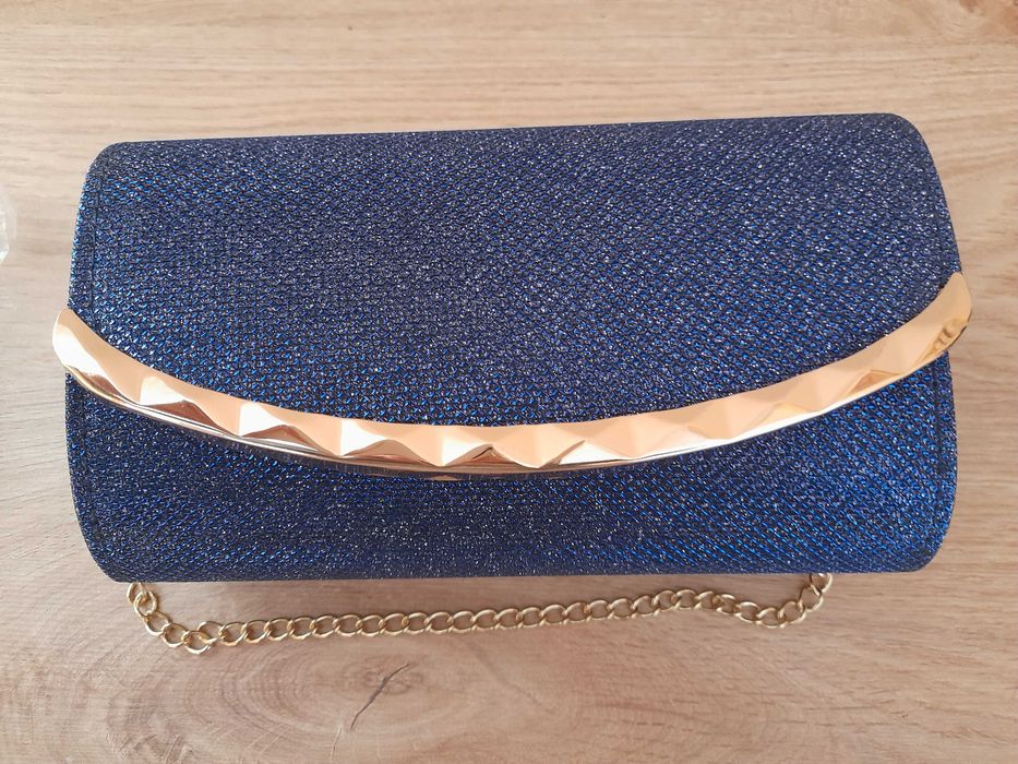 Обувки на ток с чанта клъч