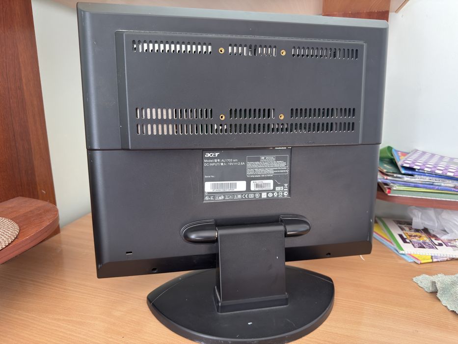 Srochni Acer 17 dyuymli monitor sotiladi