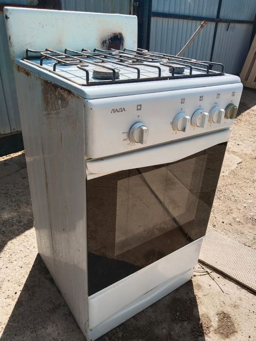 Продам газовую плиту