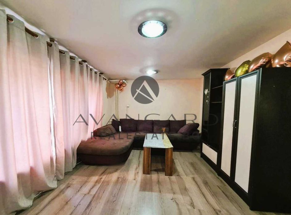 Продава се Двустаен апартамент в Пловдив, Кършияка - 50 кв.м за 1600 €/кв.м - Снимка #1