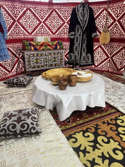 Жарты ағаш үй жалға беріледі.