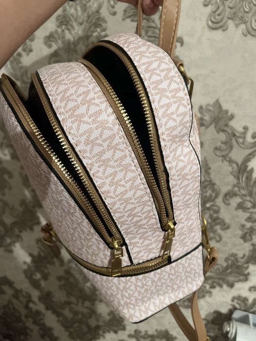 МК сумка белый цвет новый