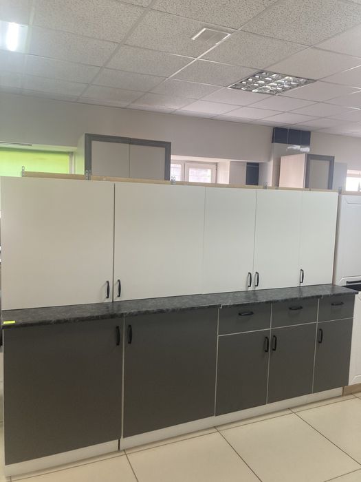 Кухонный гарнитур новый 2.35 м