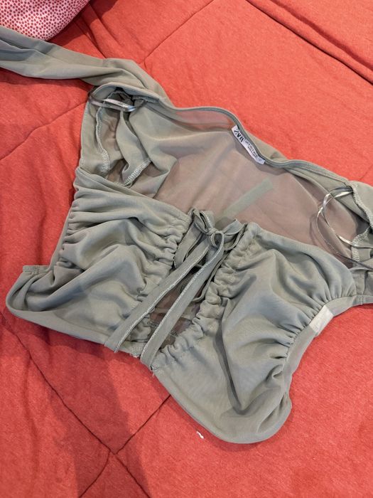 Поличка и блуза с дълъг ръкав