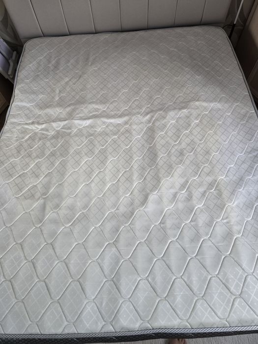 Отдам матратц 160×200