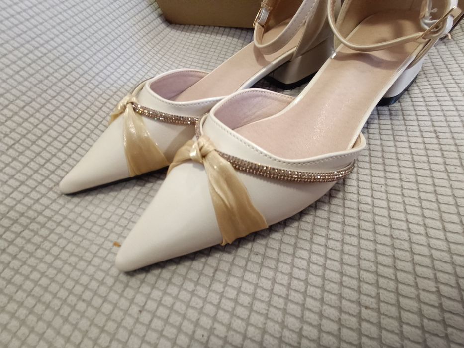 Pantofi eleganți fara toc