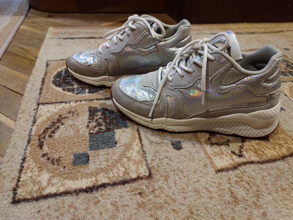 Маратонки, сандали -36 номер