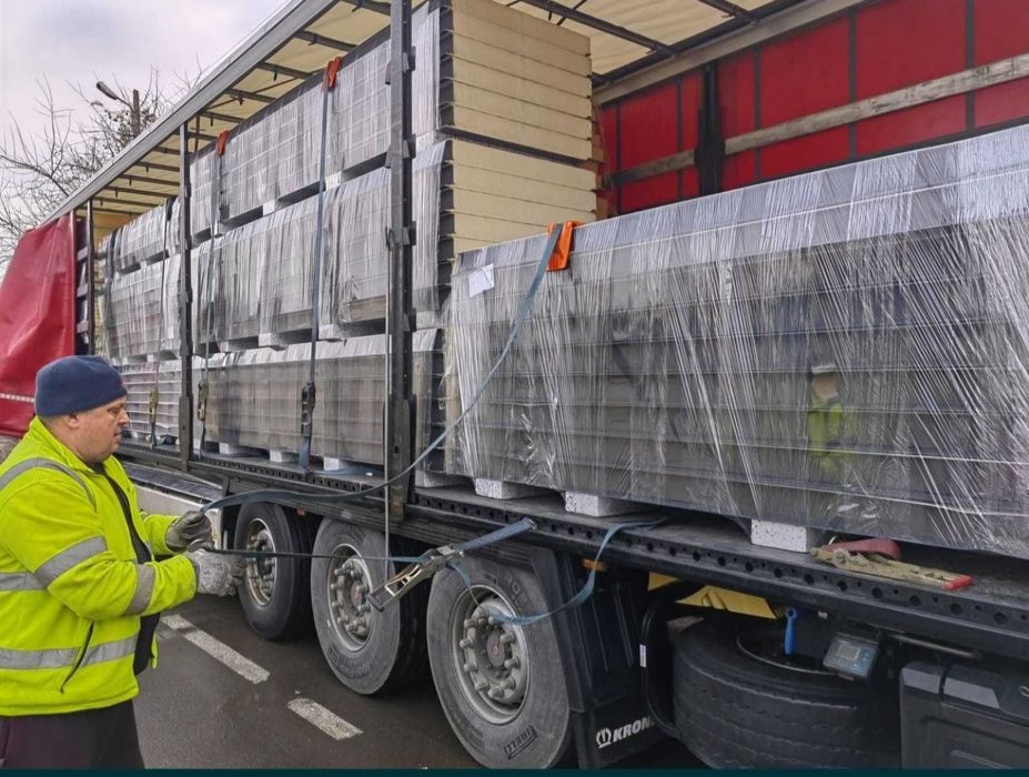 Panouri termoizolante-Panouri tip "sandwich".