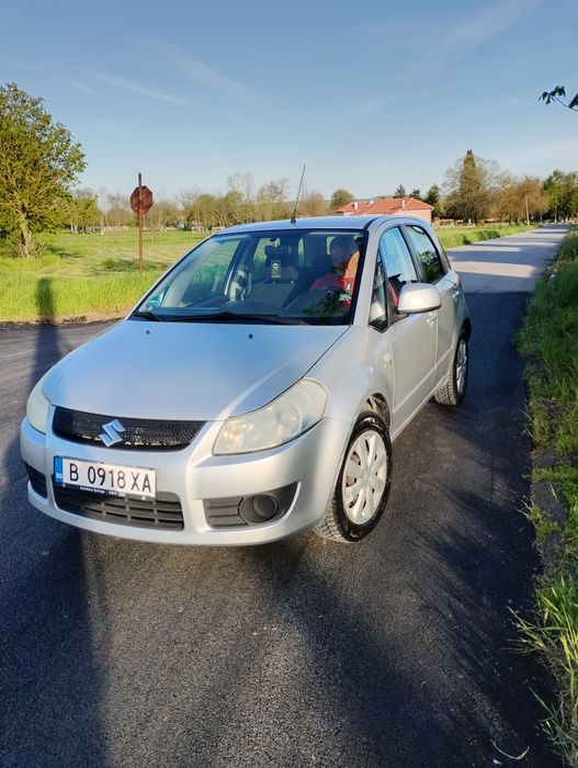 Продавам Suzuki SX4