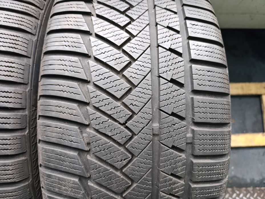O anvelopa de iarnă 245 45 18 Continental dot 2021