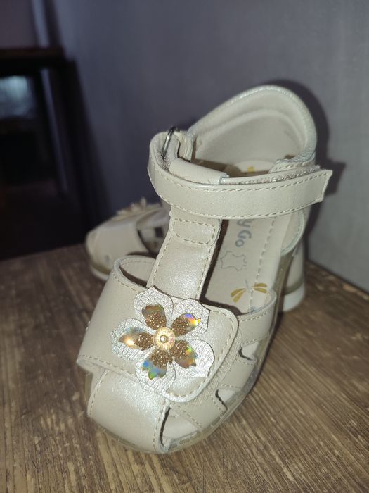 Сандали для девочки