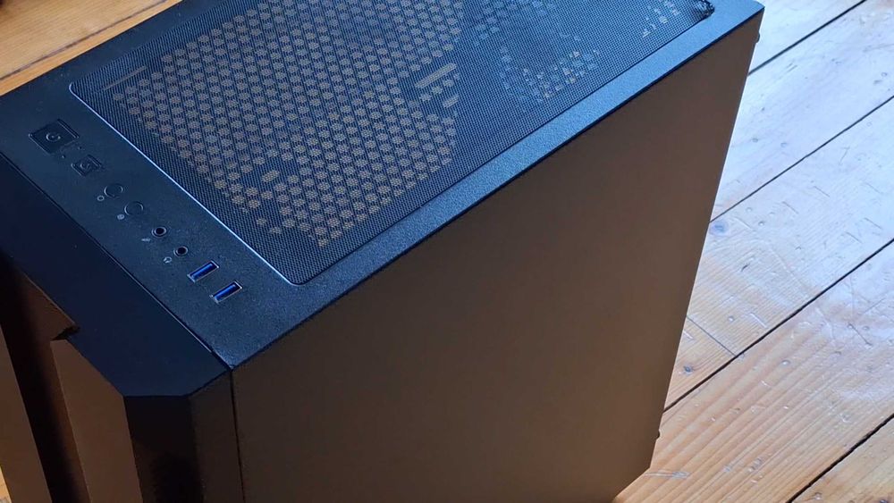 Carcasa CHIEFTEC GS-01B-OP+sursa Seasonic GM-650 (garantie inca 4 ani)