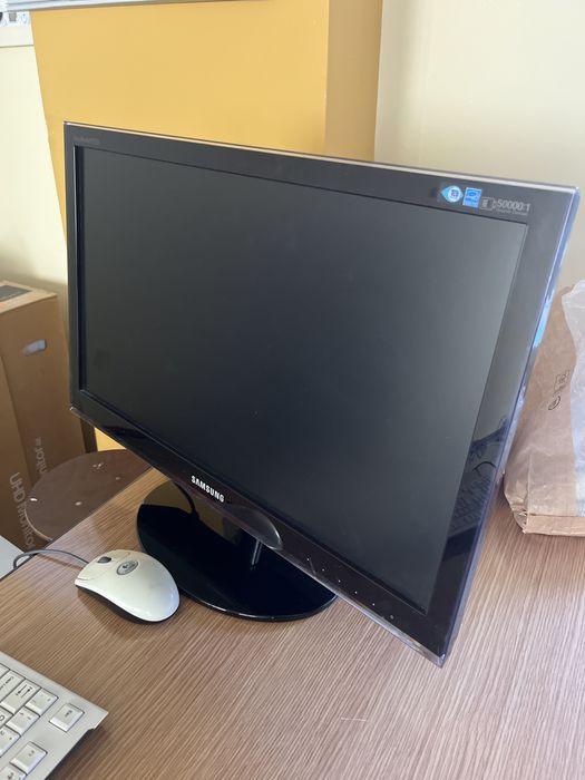 Monitor, calculatoare, imprimante, tastaturi functionale