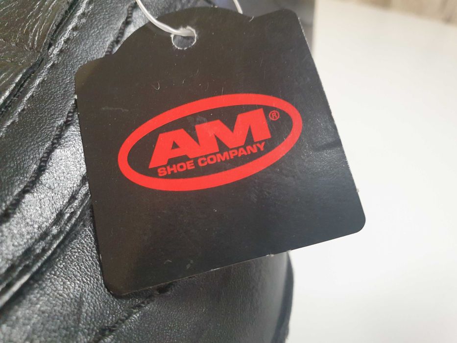 Продается обувь новая с Германии.