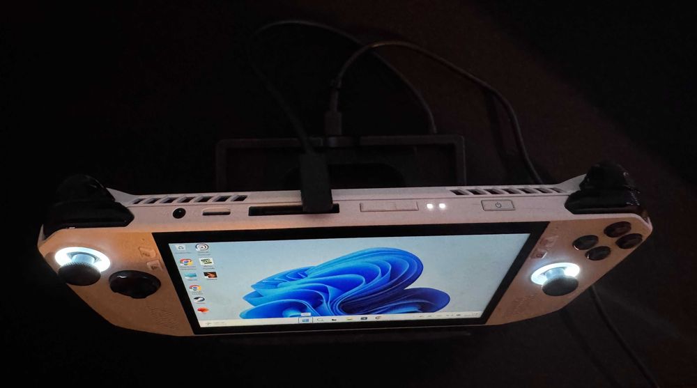 Consola portabila gaming ROG ALLY Z1 Extreme 16GB LPDDR5 + SSD upgrade