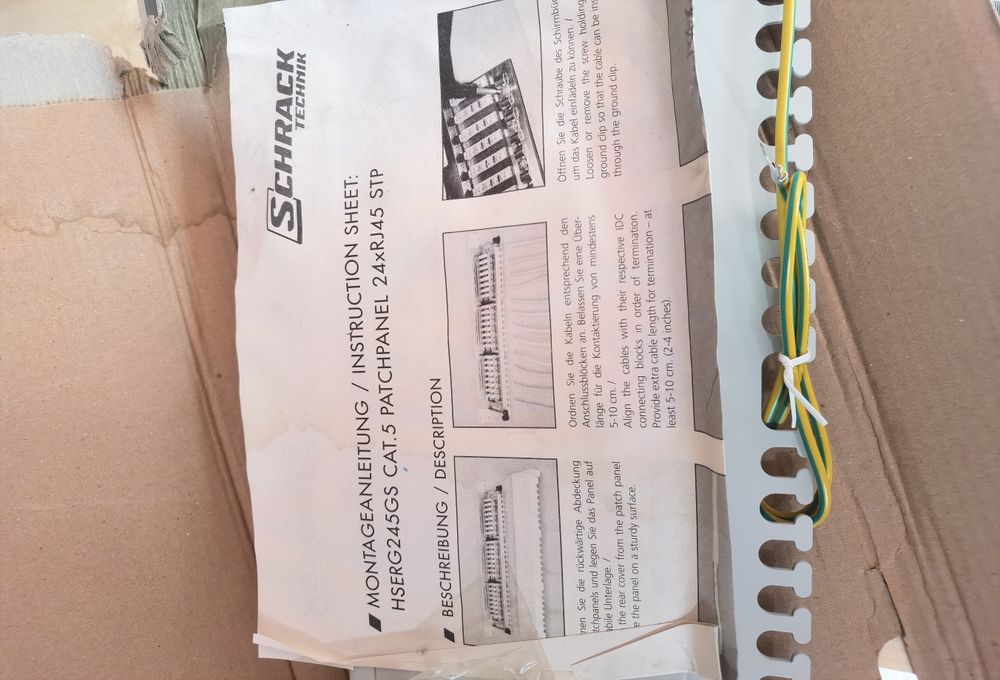Schrack Patchpanel Cat 5E  ecranat 24xRJ45G