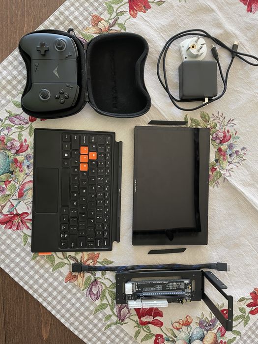 Onexplayer X1 AMD edition геймърски таблет