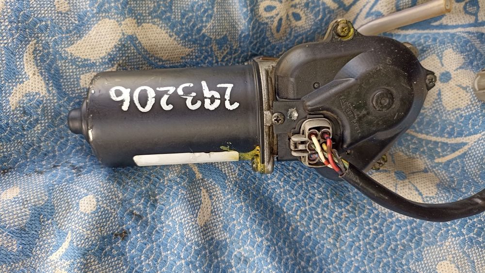 Продам Моторчик дворника Ниссан