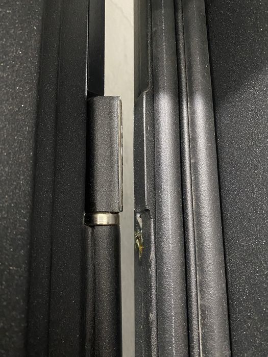 Продам входную дверь