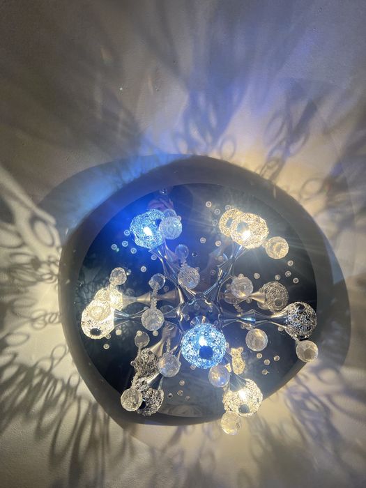 Хочу продать люстру из стекла в виде шаров