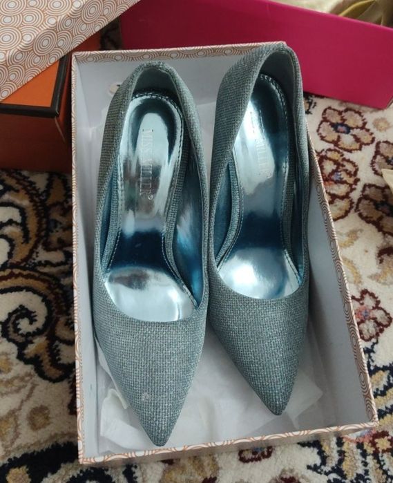 Туфлилар сотилади