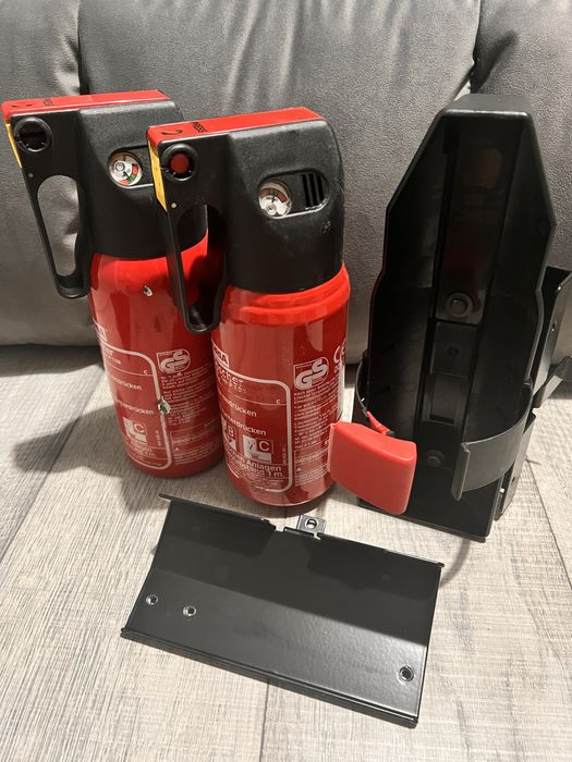 Стойка за пожарогасител е36