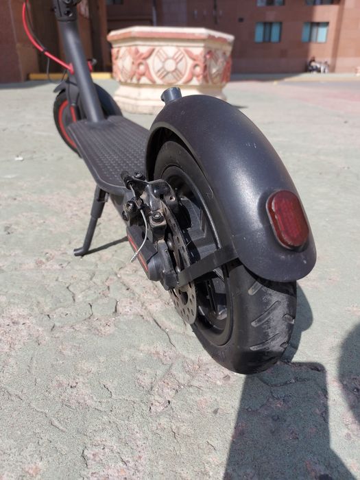 Продам электро-самокат Xiaomi mijia m365 pro