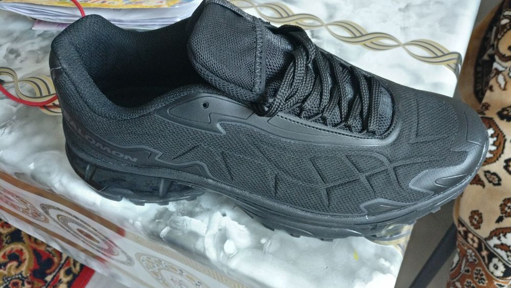 Продам Кроссовки